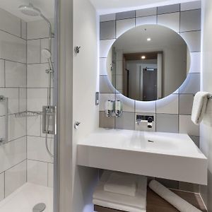 Chambre Accessible aux Personnes à Mobilité Réduite Lit Queen-Size